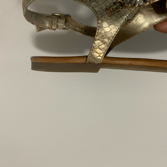 GUESS embellished flat sandals - EUC - Picture 7 of 8